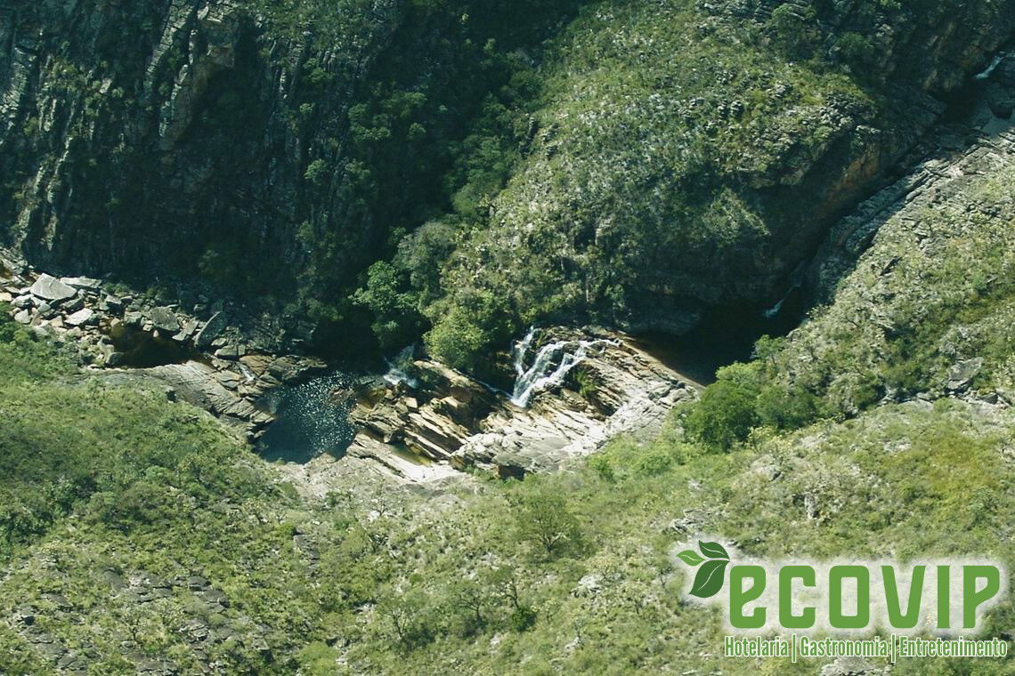 Cachoeira das Andorinhas de Cima na Serra do Cipó