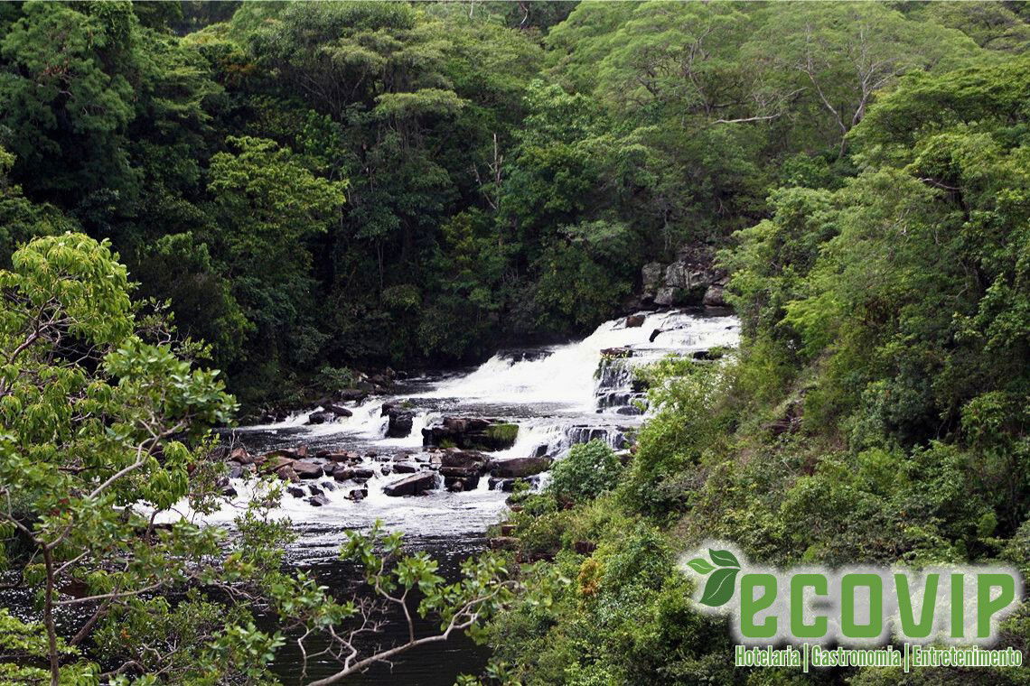 Cachoeira de Baixo na Serra do Cipó